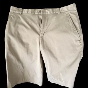 Nike Men’s Flat Front Khaki Stretch Shorts